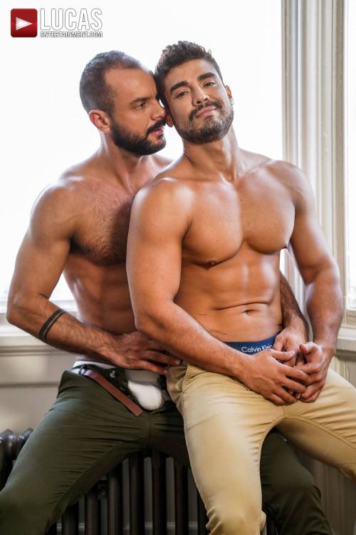 Sir Peter Tops Dann Grey Bareback - Gay Movies - Lucas Entertainment