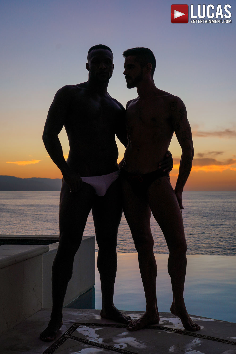  Valentin Amour Rides Andre Donovan’s Big Black Cock