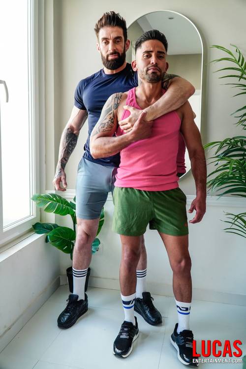 Scott Carter Tops Guido Plaza - Gay Movies - Lucas Entertainment