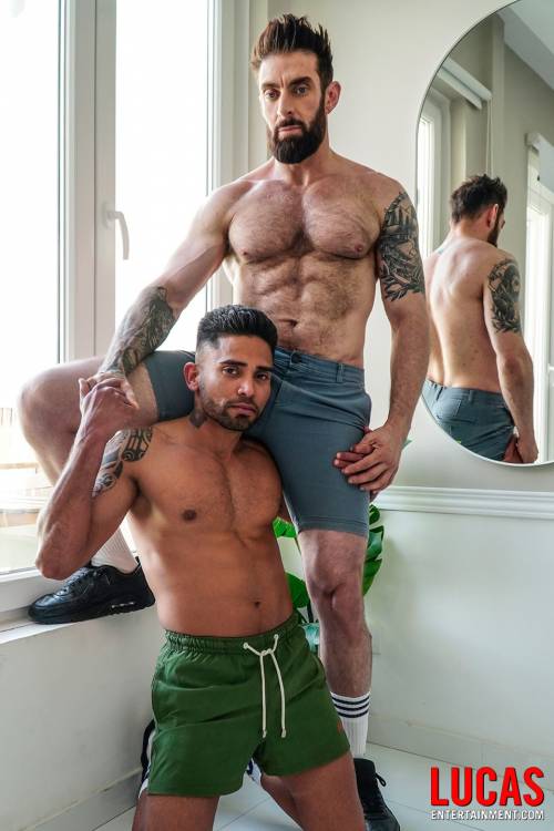 Scott Carter Tops Guido Plaza - Gay Movies - Lucas Entertainment