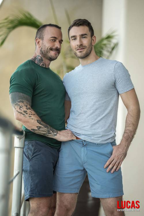 Charlie Cherry Stretches Papixtrong Open - Gay Movies - Lucas Entertainment