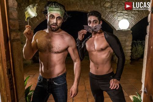 Drae Axtell, James Castle, Sean Xavier | Bareback Halloween - Gay Movies - Lucas Entertainment